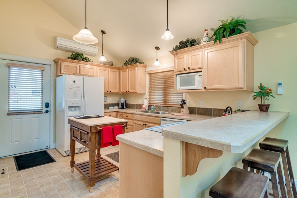Fully Stocked Kitchen