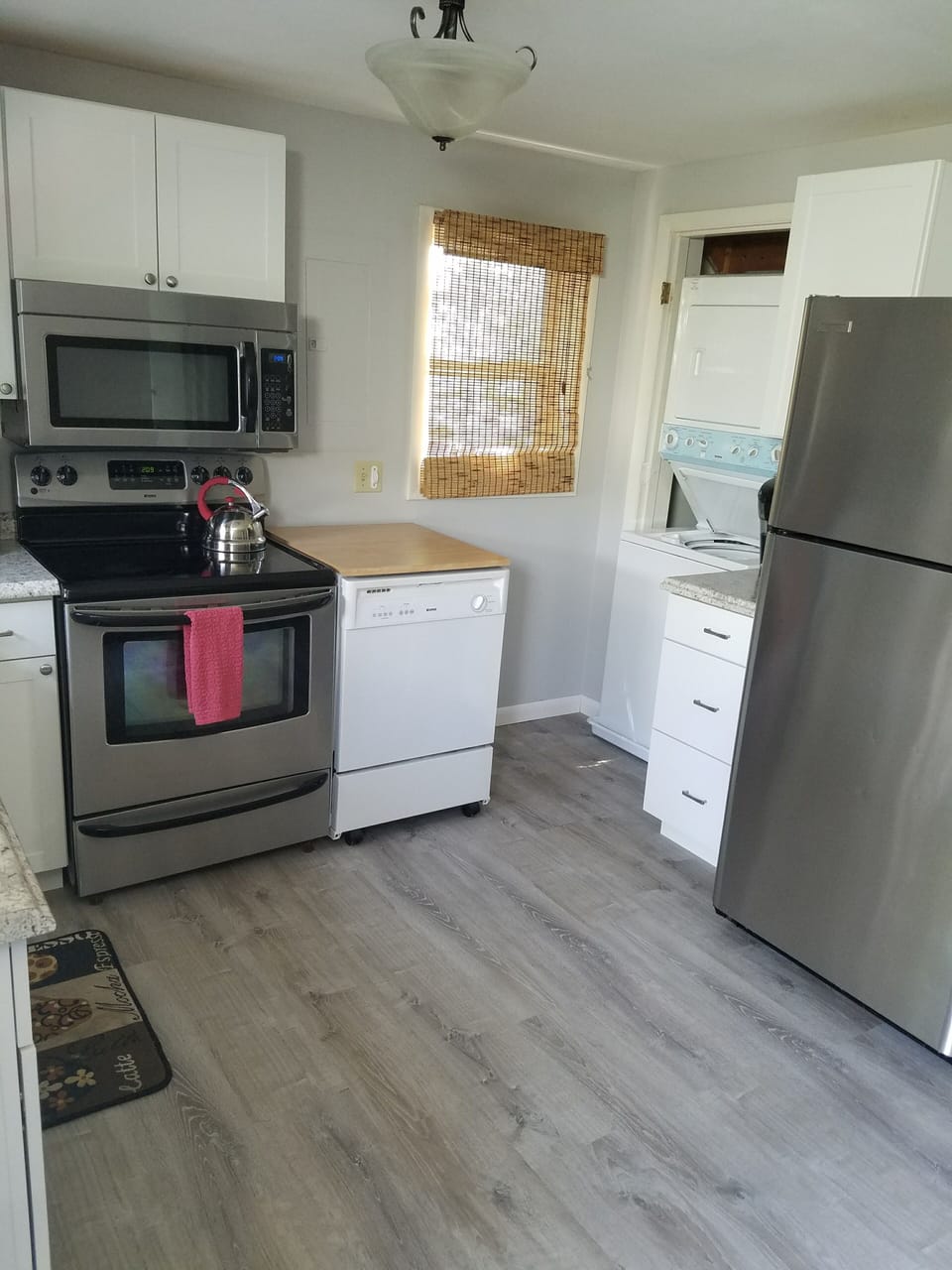 kitchen with washer and dryer 