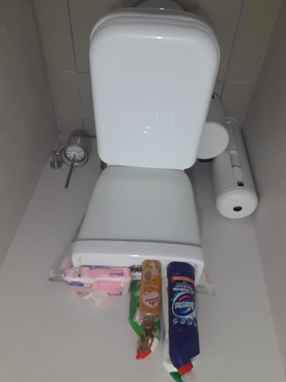 Bathroom amenities