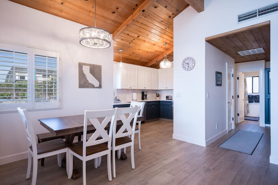 Dining into Kitchen