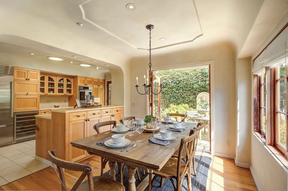 Dining Area and Fully Equipped Kitchen