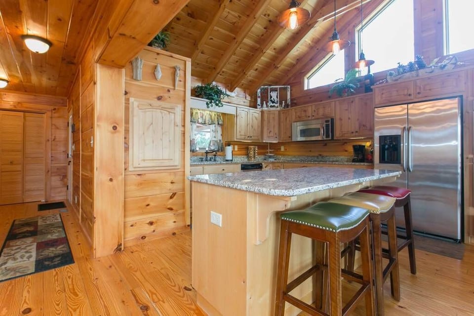 Kitchen island 