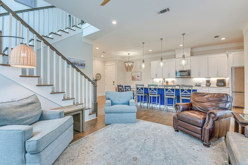 Interior | Open Floor Plan | Free WiFi