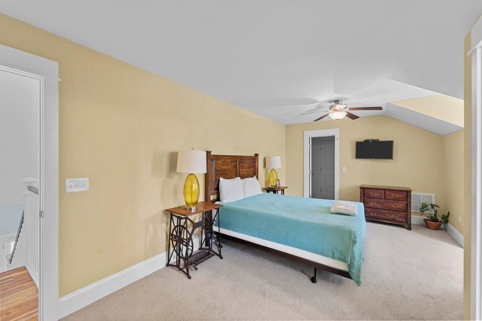 Queen En Suite on Third Level 