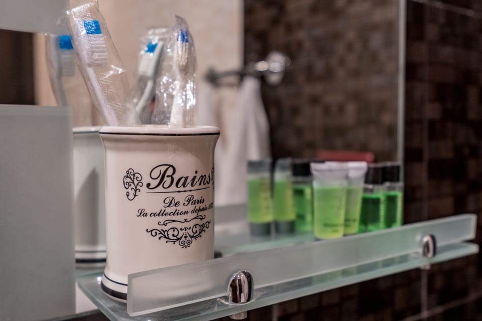 Bathroom amenities