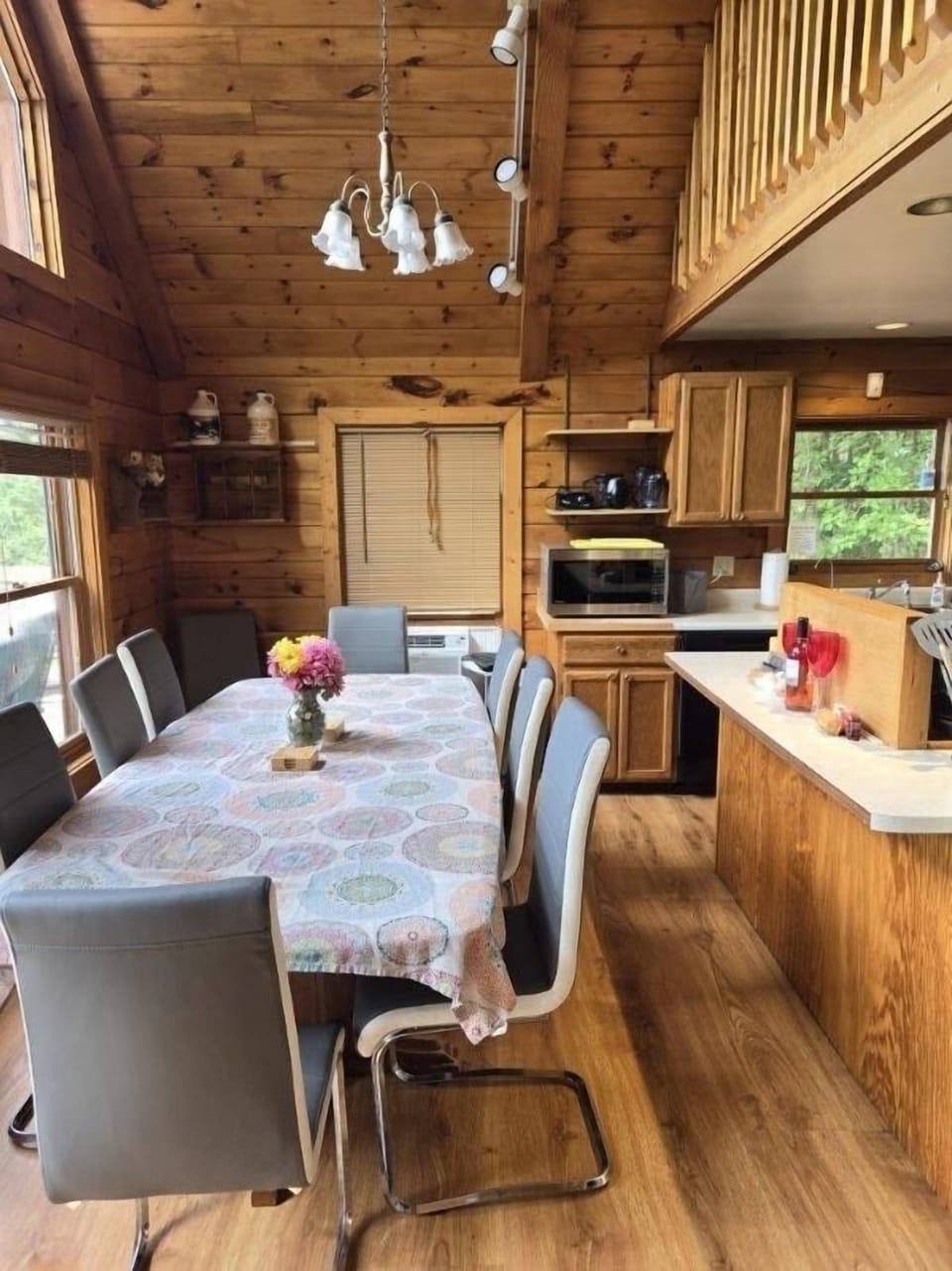 Dining room sitting area
