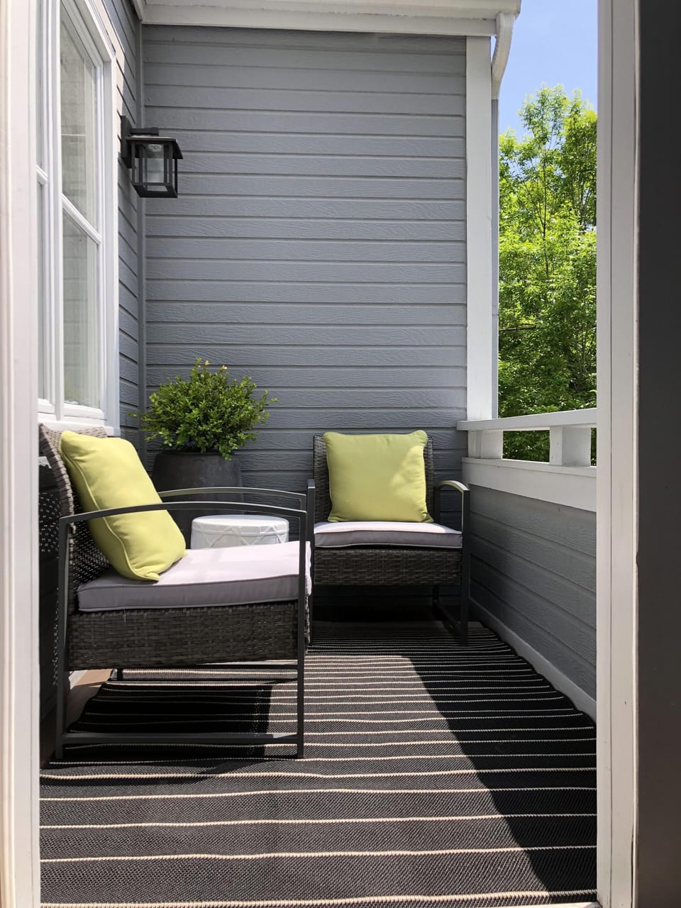 Upstairs balcony for your cup of coffee or a glass of wine