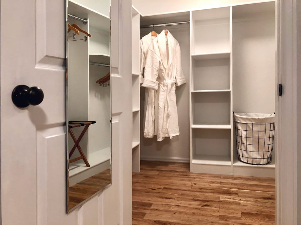 Walk-in closet