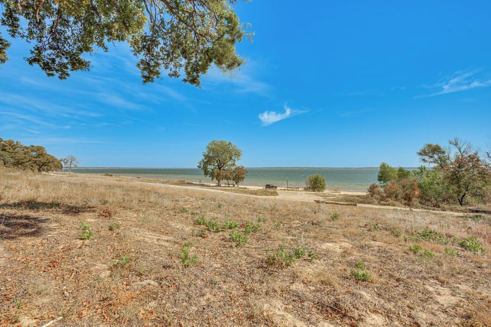 Lake/Beach Access On-Site