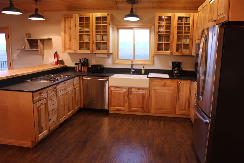 Kitchen & Breakfast Bar
