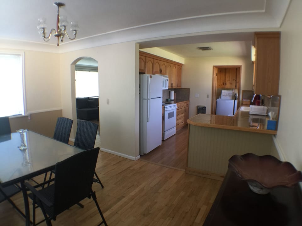 Dining/Kitchen