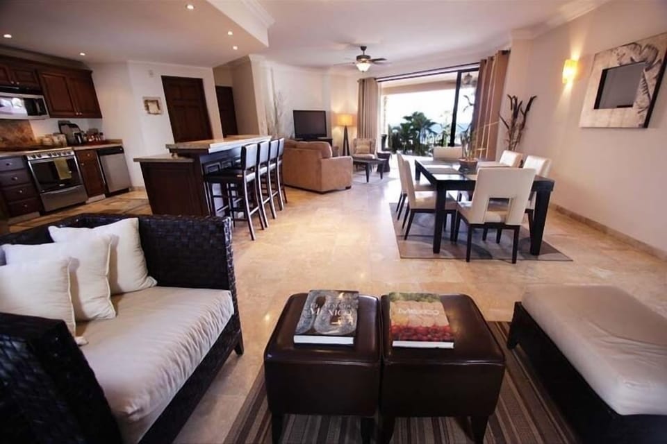 Huge living/dining kitchen area