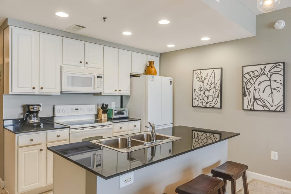 Kitchen with Breakfast Bar