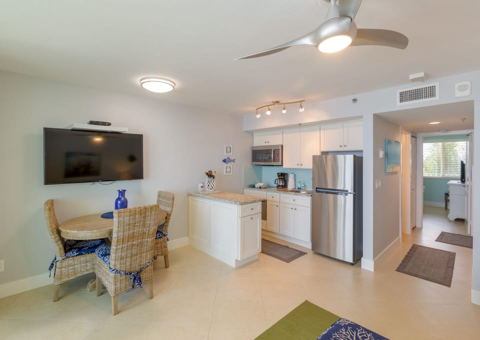 Bright and decorated for the beach!
