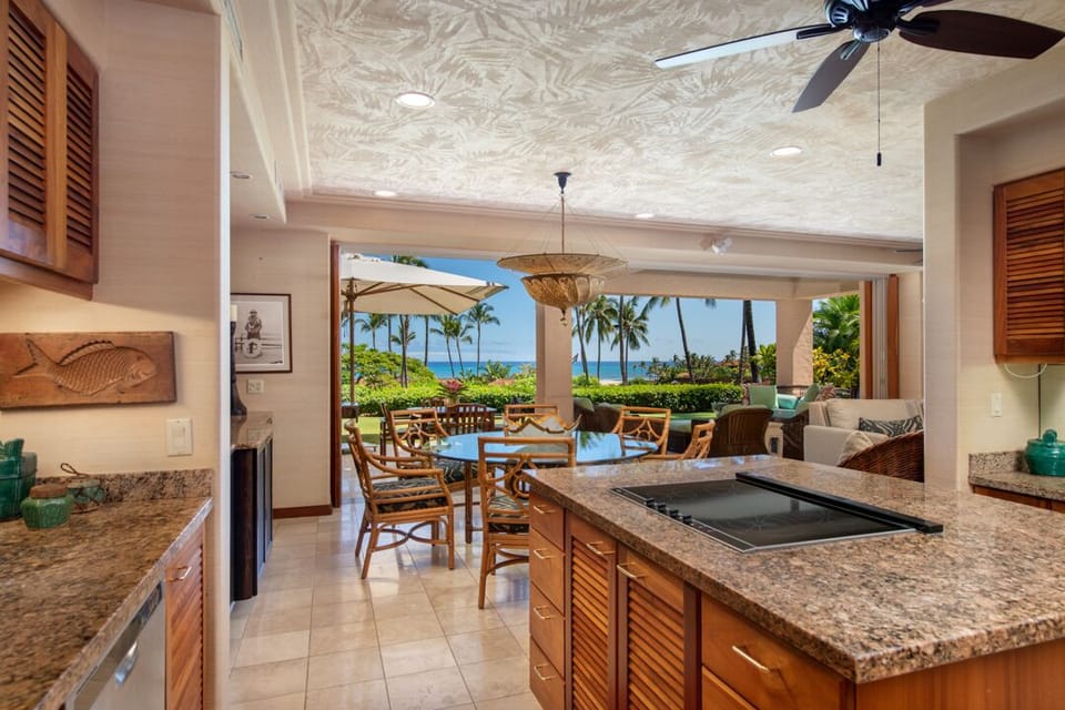 Wonderful Natural Light - Views from the Kitchen 