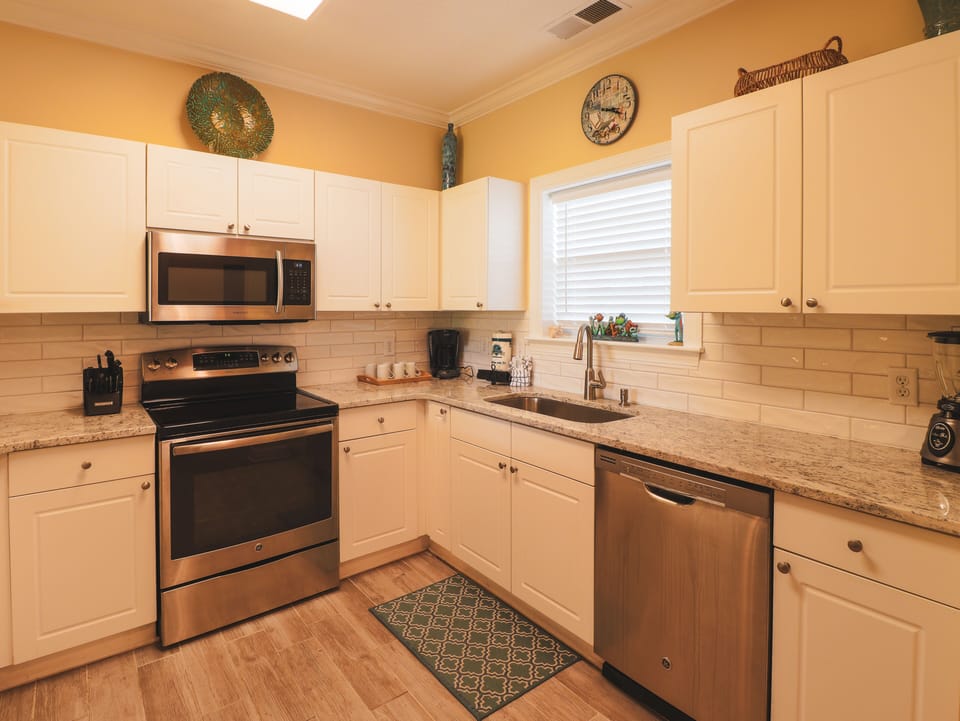 Updated Kitchen in CB 913
