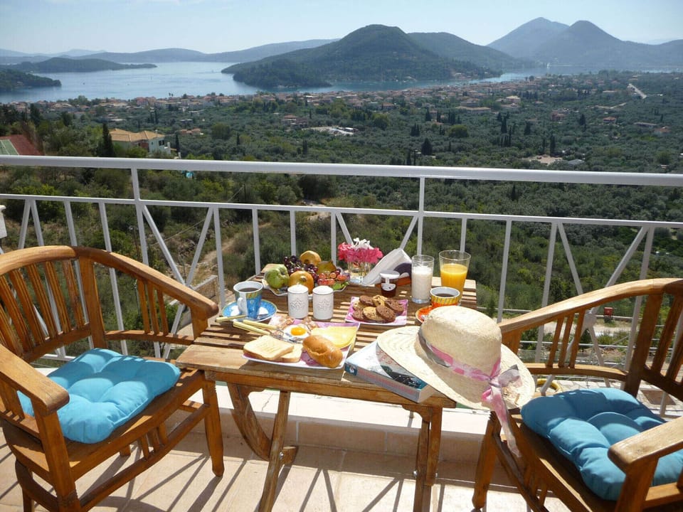 Breakfast at the villa's terrace!