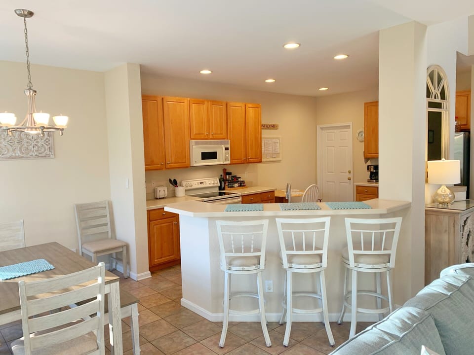 Breakfast Bar Seats 3.