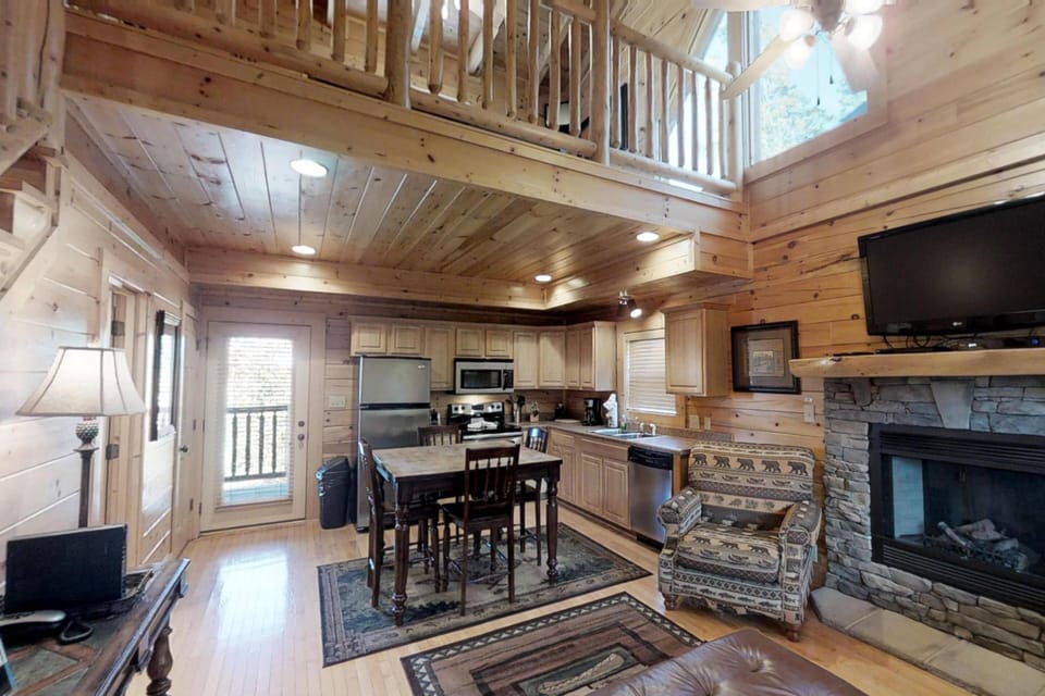 Cozy dining and kitchen space, fully equipped with all major appliances and basic cookware for your convenience.