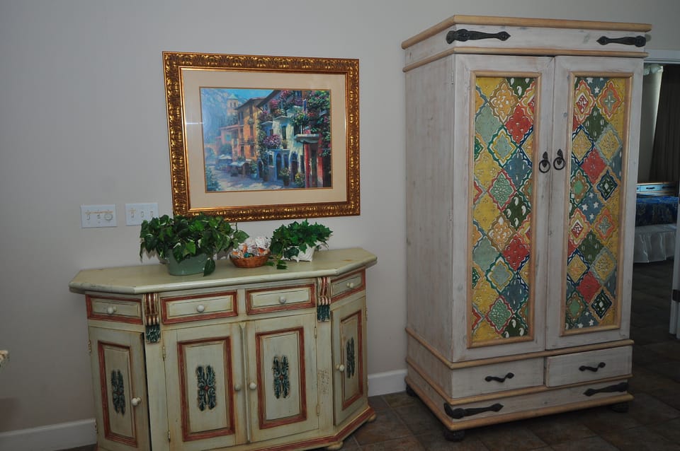 Condo is decorated with beautiful pictures & artwork.