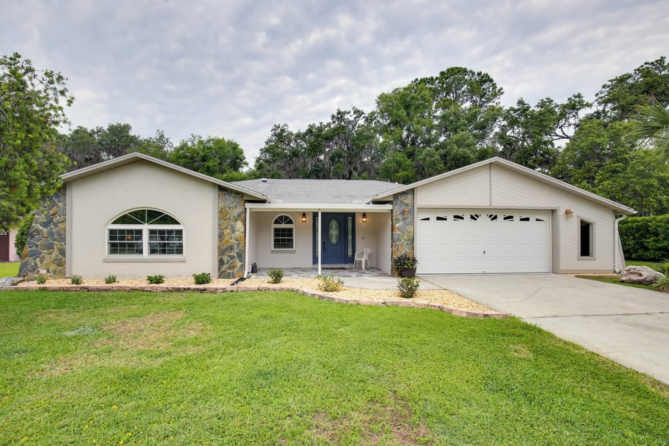 Dunnellon Vacation Rental | 3BR | 2BA | 2,085 Sq Ft | Step-Free Access
