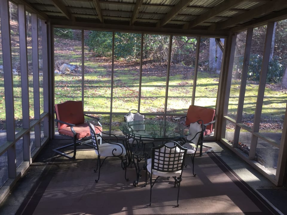 Main Floor screened in porch