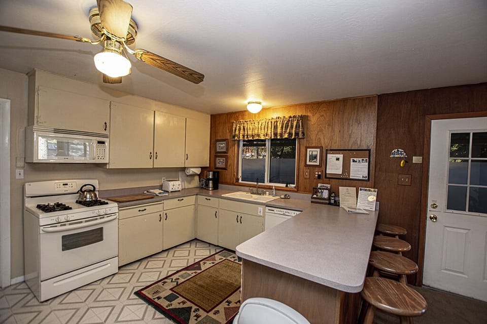 Holland Kitchen