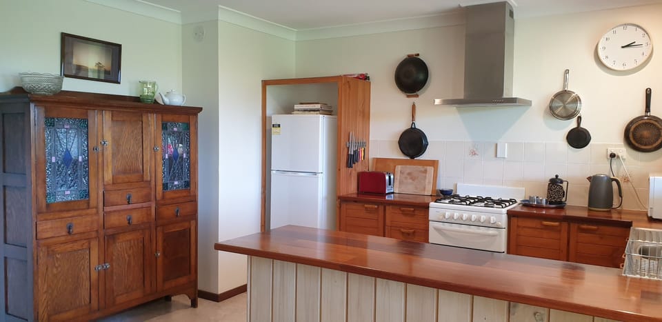 Fully equipped kitchen.