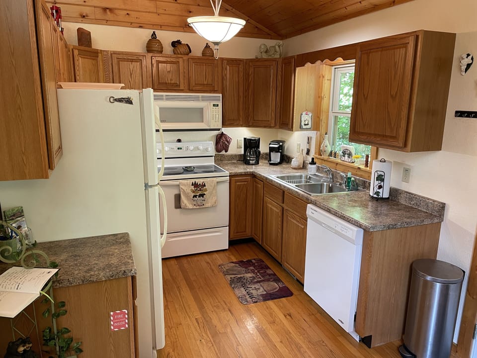 Full kitchen with all of the essentials.