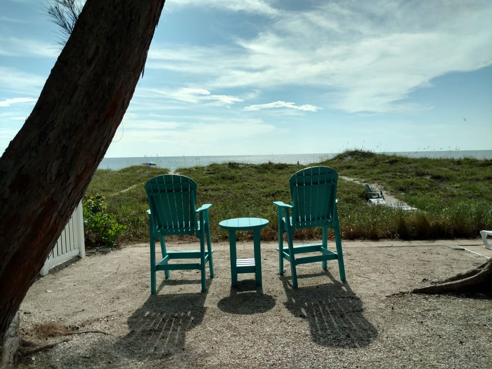 SANDY SHORES - come and enjoy