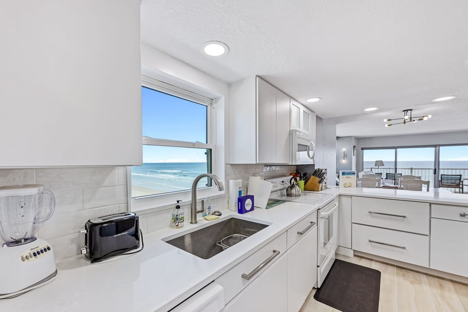 See the ocean from many views.