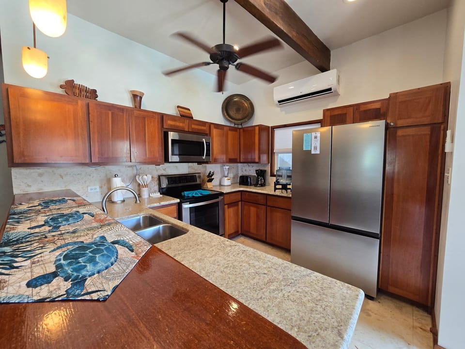 Large kitchen with new appliances, fully equipped for large groups