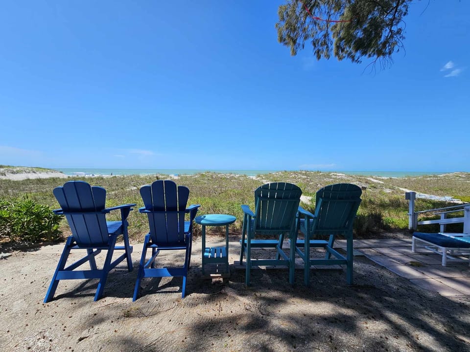 Beautiful Sandy Shores
Captain chairs for the sunset
