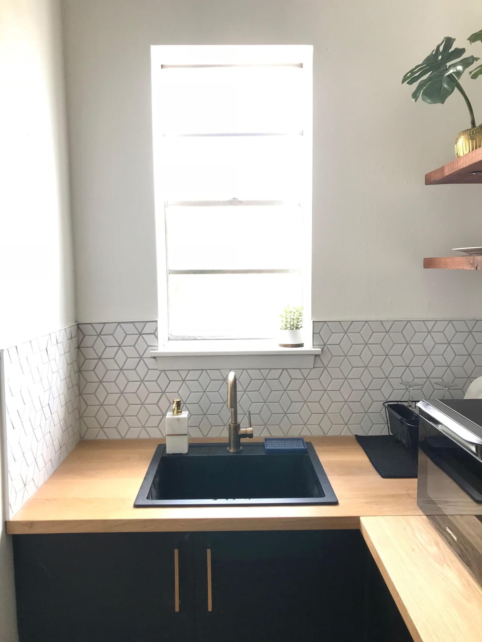 Full kitchen with convection oven, microwave, refrigerator, freezer and stovetop