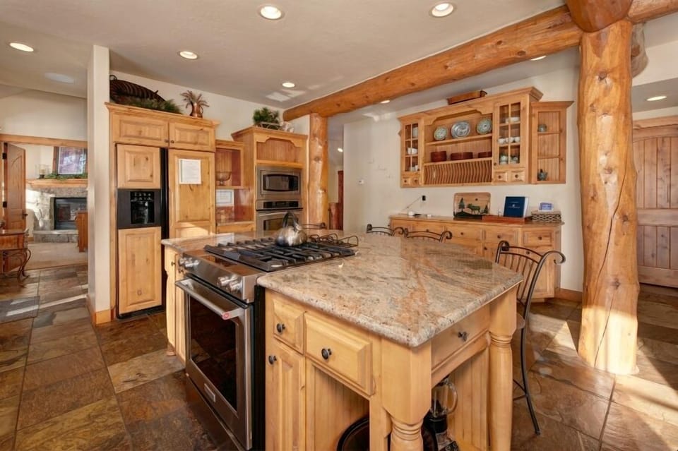Main level kitchen and bar area.