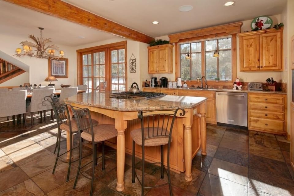 Main level kitchen and bar area.