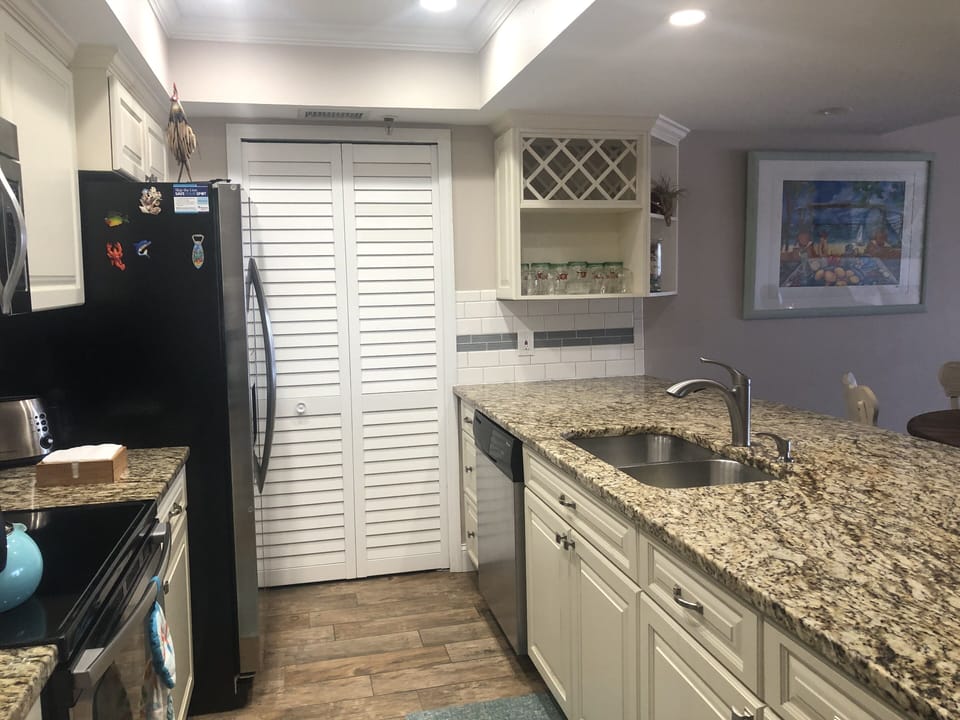 Kitchen pantry