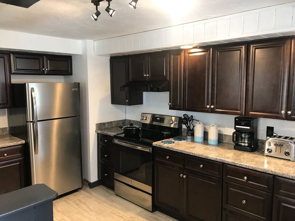 Brand new fully renovated kitchen!