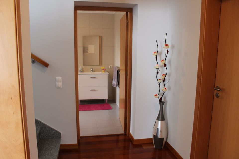 Bathroom 2.