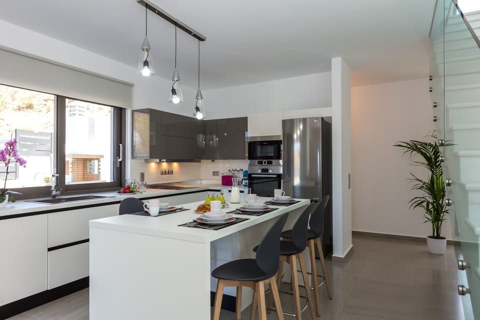 The kitchen is totally functional and fully equipped! 