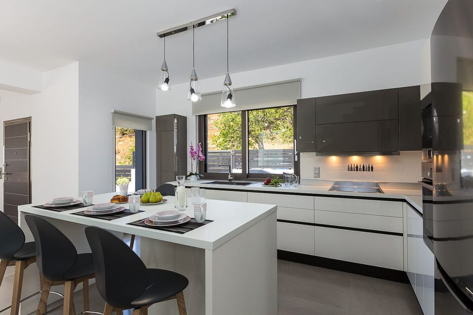 The kitchen is totally functional and fully equipped.