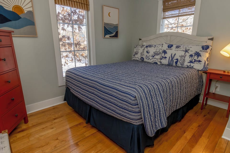 Second Level | Bedroom 2 | Queen