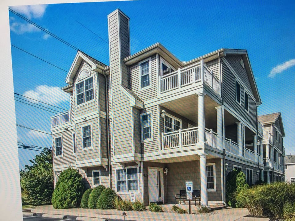 This is the townhouse outside view. 