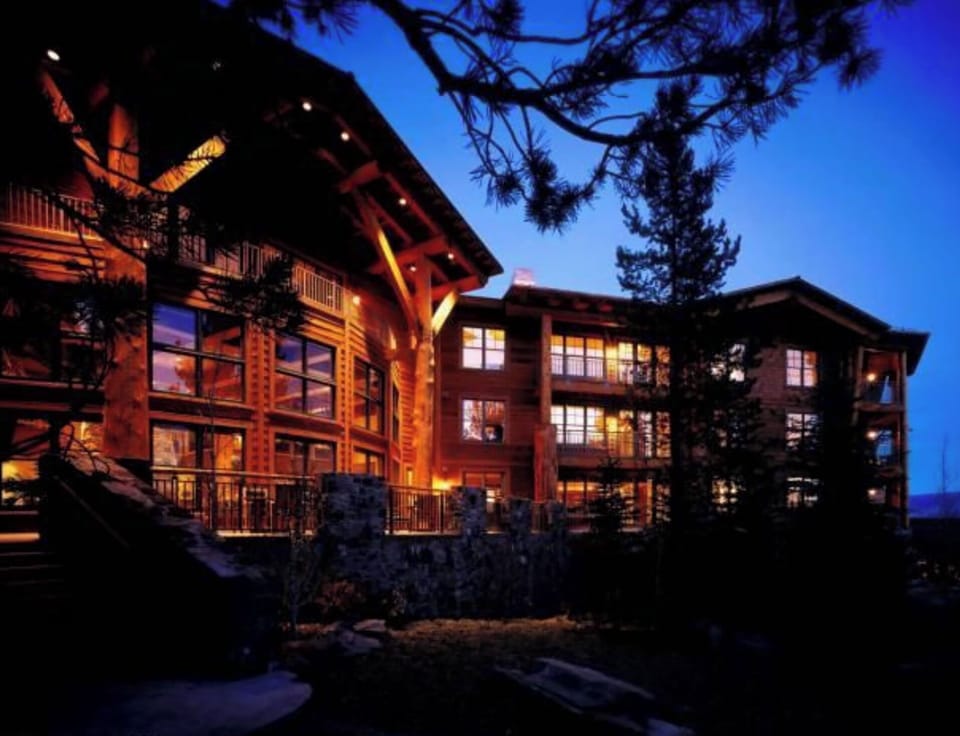 Grand lodge in a gorgeous location