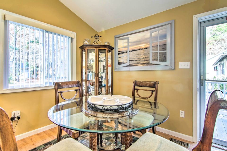 Dining Table | Dishware & Flatware Provided