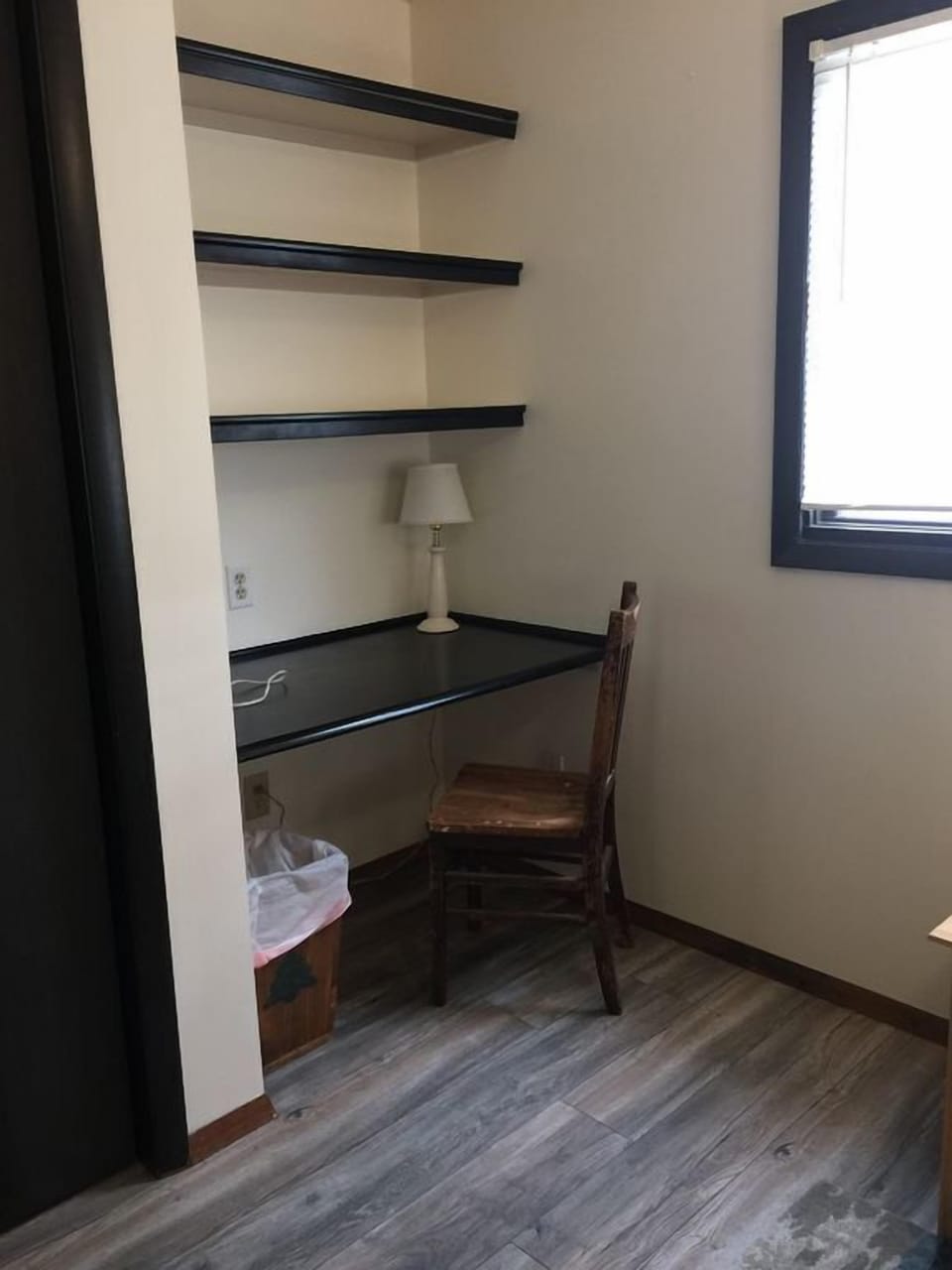 2nd king bedroom with desk