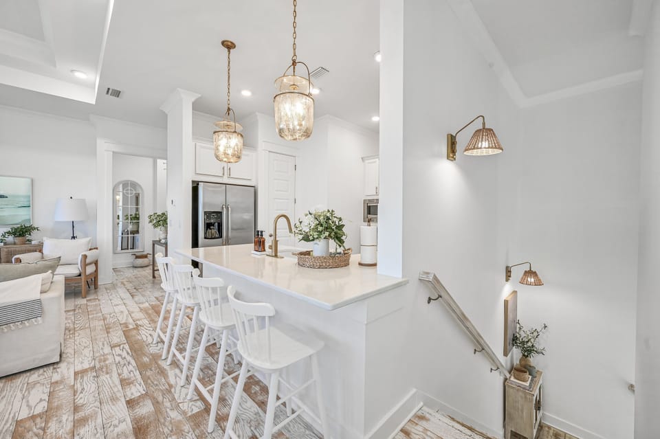 Kitchen with Breakfast Bar