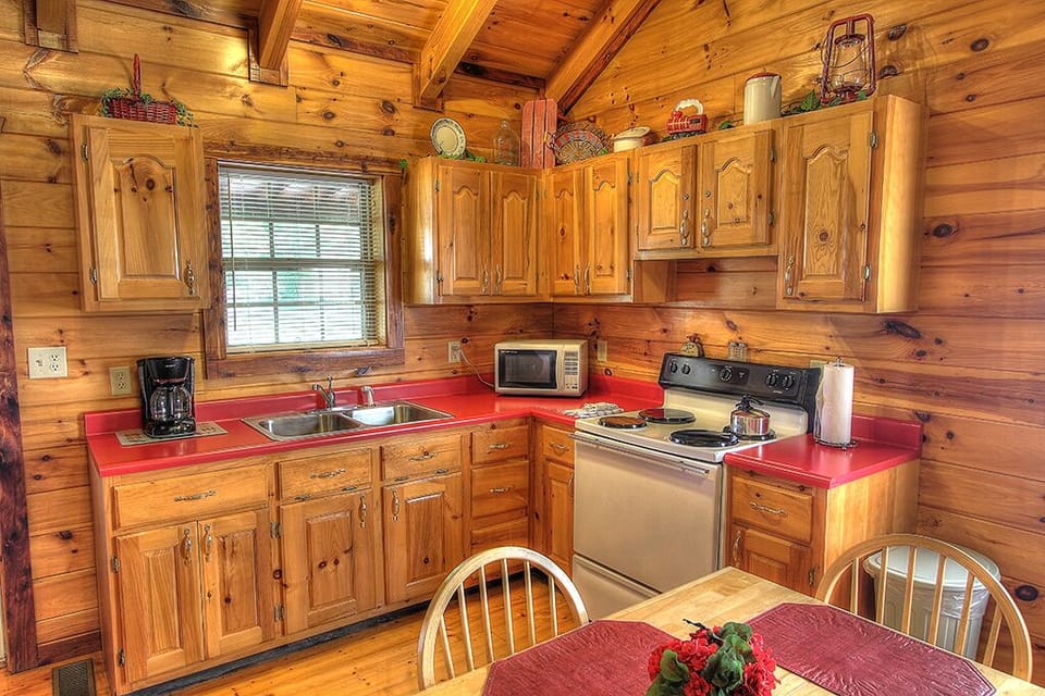 SweetHeart's Retreat 71 Pigeon Forge Cabin