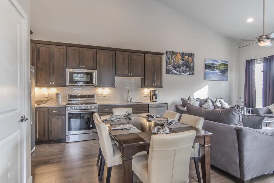 Kitchen - Stunning upgrades and stainless steel appliances.