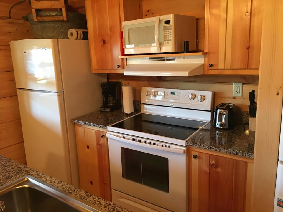 Full kitchen